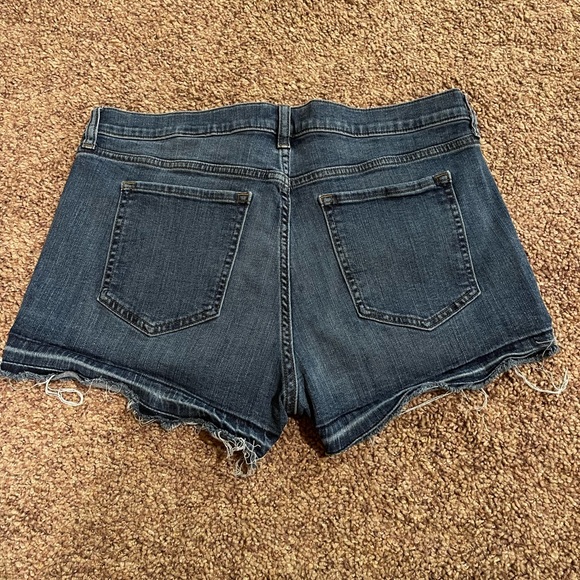 Banana Republic Cut off Shorts - Picture 2 of 4